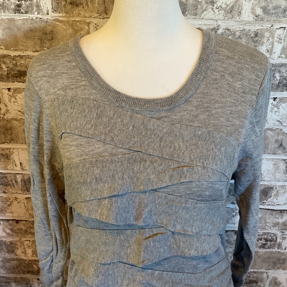 Vince Camuto long lightweight sweater. Size M. Gray with layered design. - Picture 4 of 11